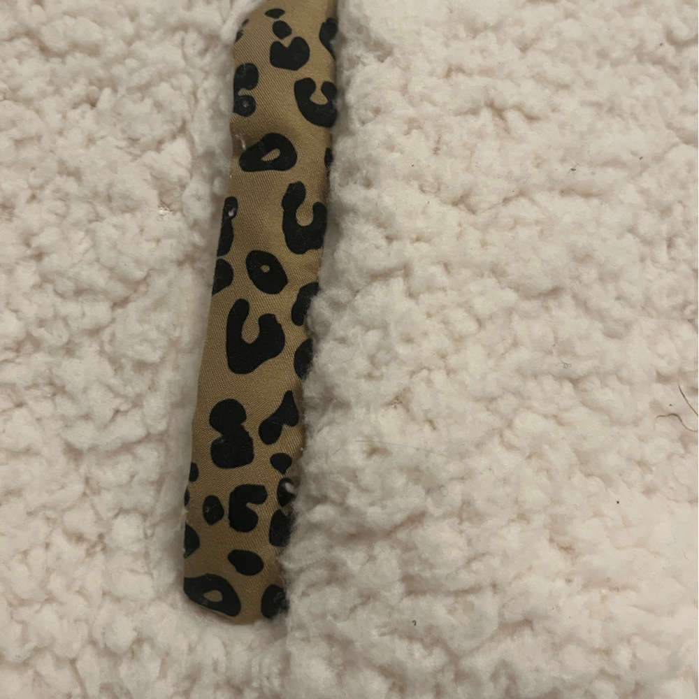 EUC Women’s Thread & Supply Pullover Sweater in Ivory Leopard Size Small. - Picture 6 of 9